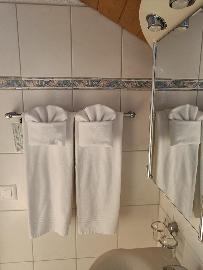 Hotel Adler Зигрисвил Екстериор снимка
