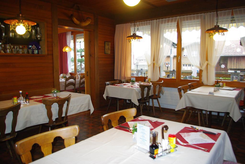Hotel Adler Зигрисвил Екстериор снимка